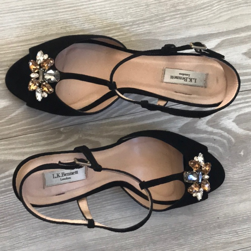 Dressy and comfortable shoes,
